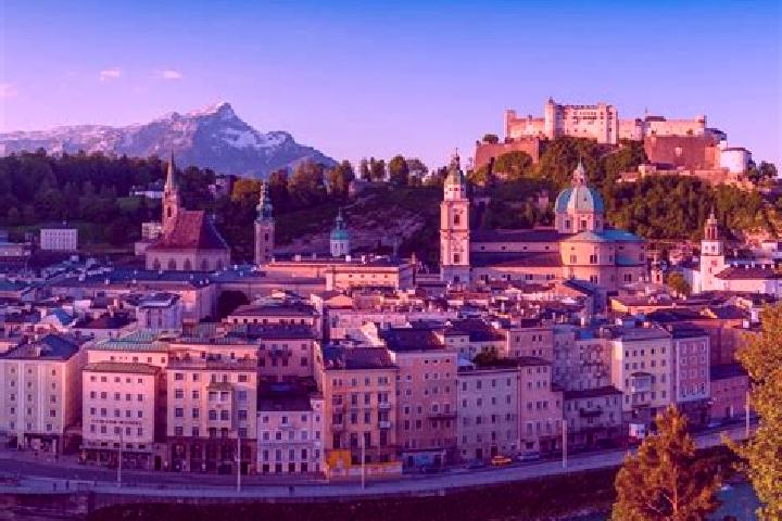 Escorts Kroessenbach, Austria — Local Companions