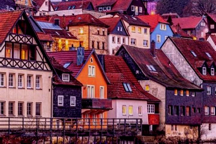 Escorts Kronach, Germany — Local Companions