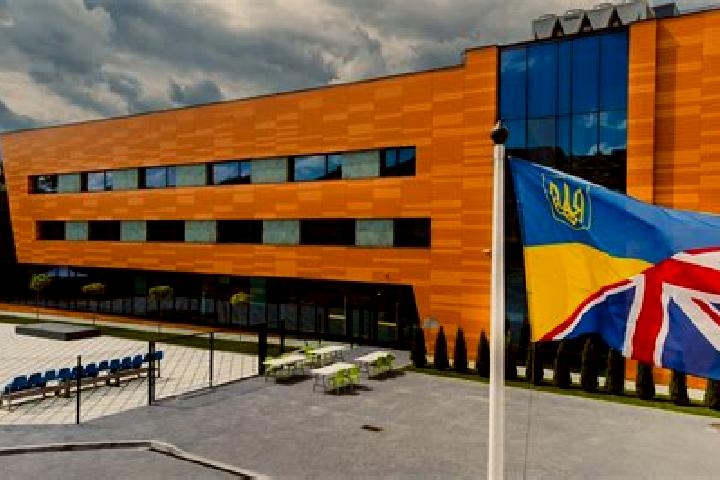Escorts Ksiazenice, Poland — Local Companions