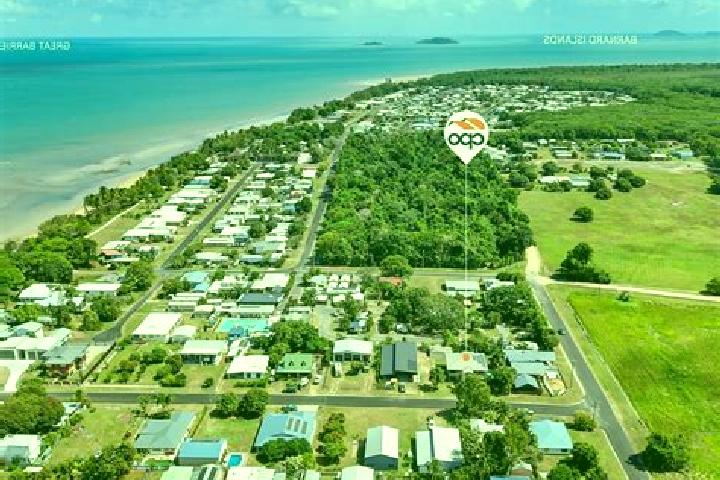Escorts Kurrimine Beach, Australia — Local Companions