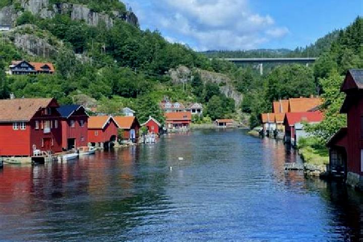 Escorts Kvinesdal, Norway — Local Companions