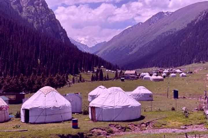 Escorts Kyzyl-Eshme, Kyrgyzstan — Local Companions