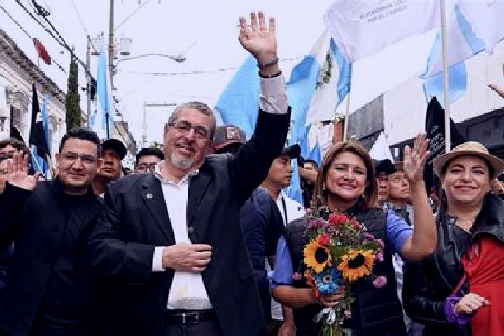 Escorts La Democracia, Guatemala — Local Companions