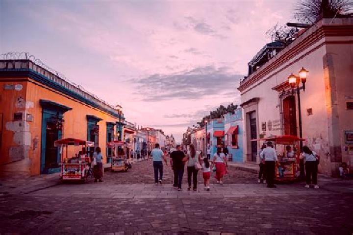 Escorts La Partida, Mexico — Local Companions