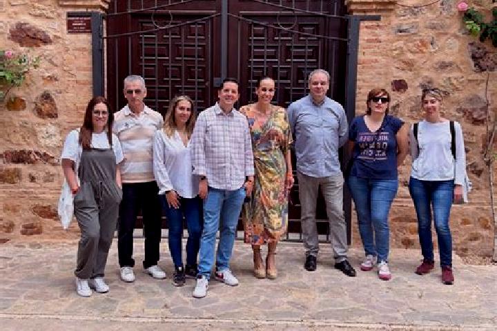 Escorts La Poblachuela, Spain — Local Companions