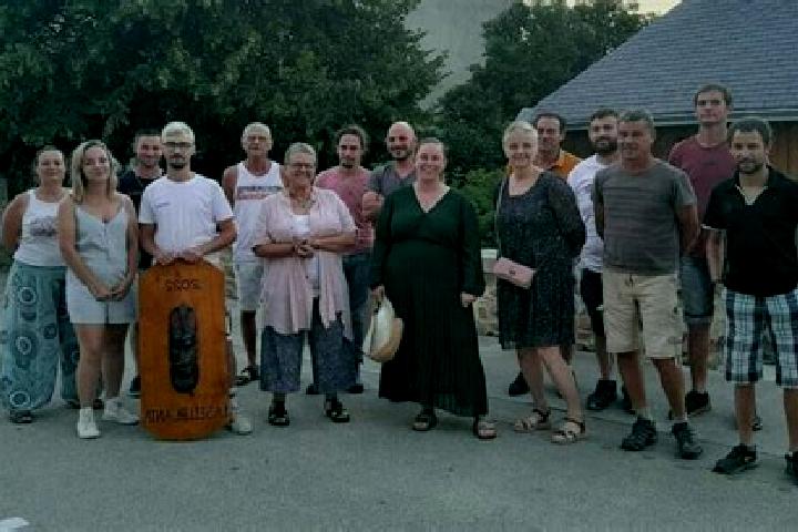 Escorts La Selle-Craonnaise, France — Local Companions