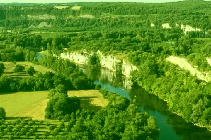 Escorts La Vallee, France — Local Companions