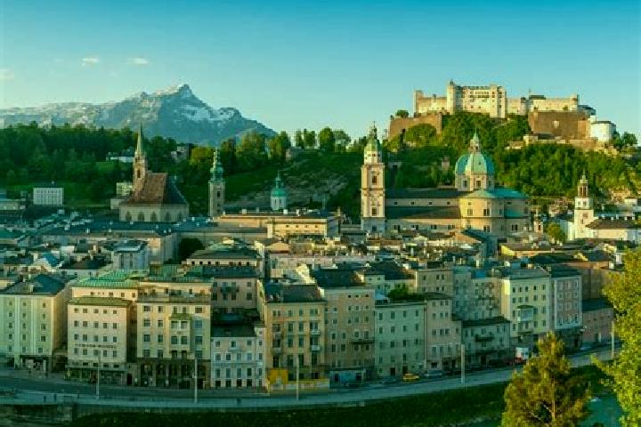 Escorts Laahen, Austria — Local Companions