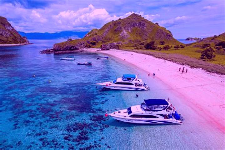 Escorts Labuhan Tangga Besar, Indonesia — Local Companions