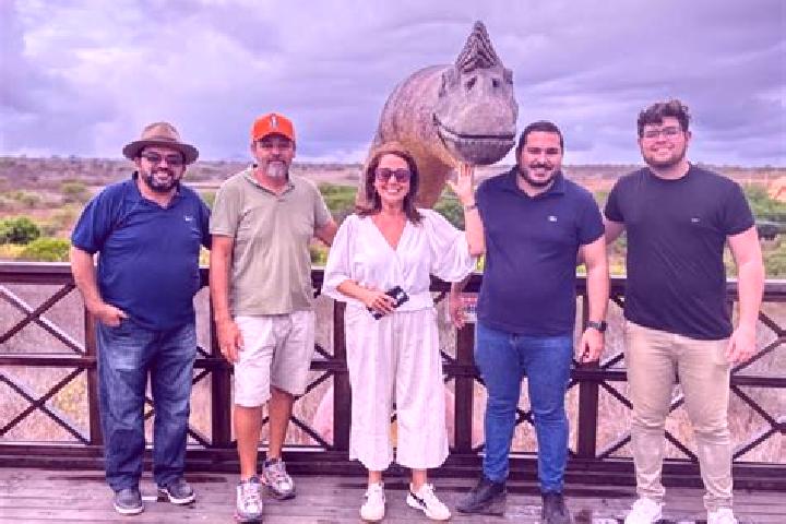 Escorts Lagoa de Velhos, Brazil — Local Companions