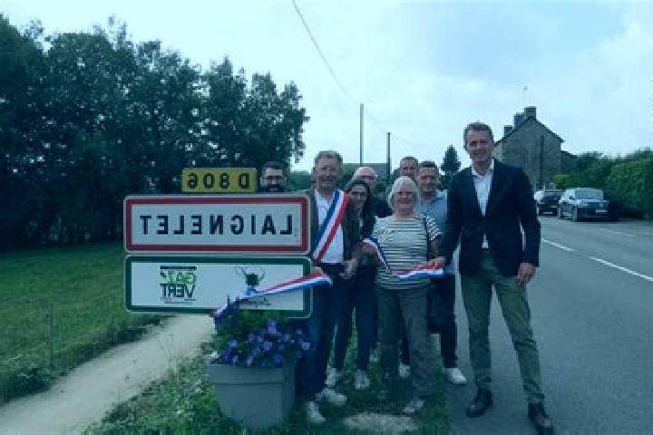Escorts Laignelet, France — Local Companions