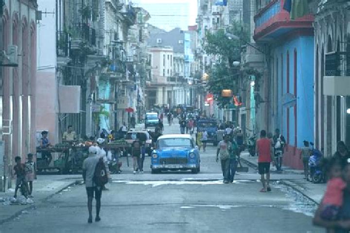 Escorts Lajas, Cuba — Local Companions