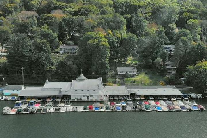 Escorts Lake Mohawk, United States — Local Companions