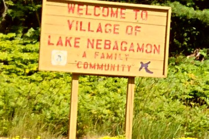 Escorts Lake Nebagamon, United States — Local Companions