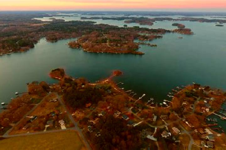 Escorts Lake Norman of Catawba, United States — Local Companions