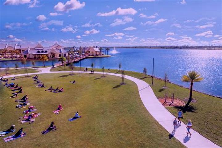 Escorts Lake Sarasota, United States — Local Companions