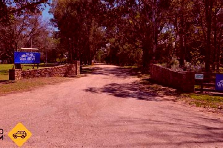 Escorts Lakes Creek, Australia — Local Companions