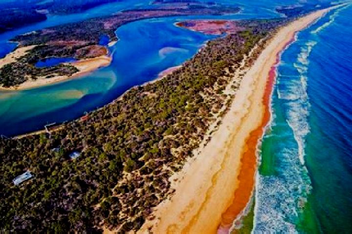 Escorts Lakes Entrance, Australia — Local Companions