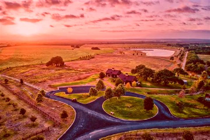 Escorts Lakeshore Gardens-Hidden Acres, United States — Local Companions