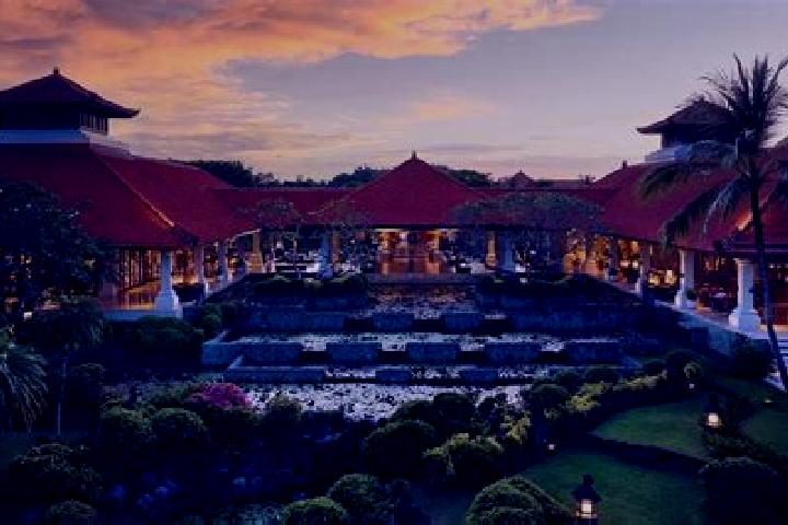 Escorts Lalukoen Dua, Indonesia — Local Companions
