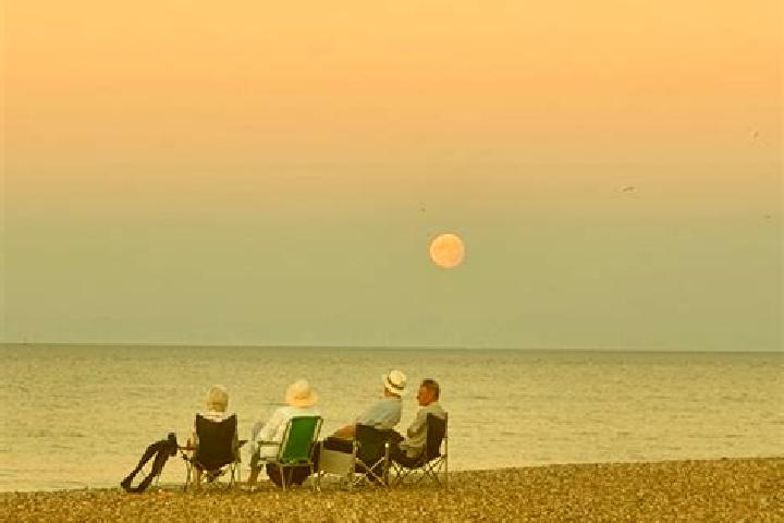 Escorts Lancing, United Kingdom — Local Companions