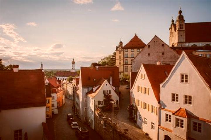 Escorts Landsberg am Lech, Germany — Local Companions