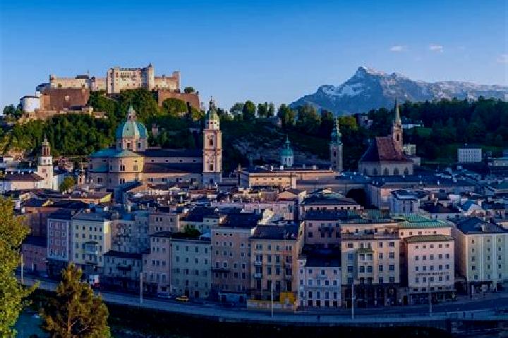 Escorts Langau, Austria — Local Companions
