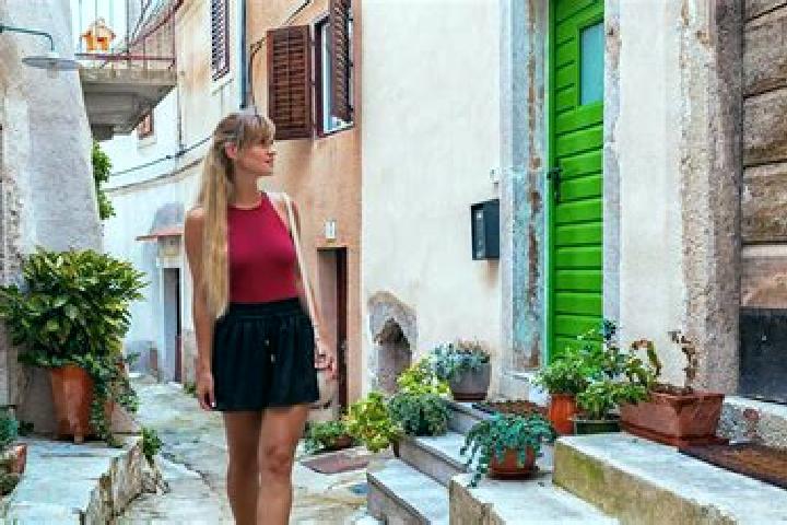 Escorts Lanisce, Croatia — Local Companions