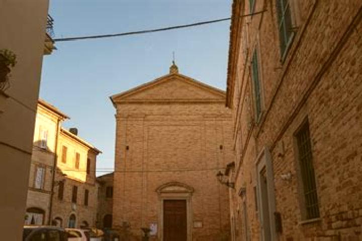 Escorts Lapedona, Italy — Local Companions