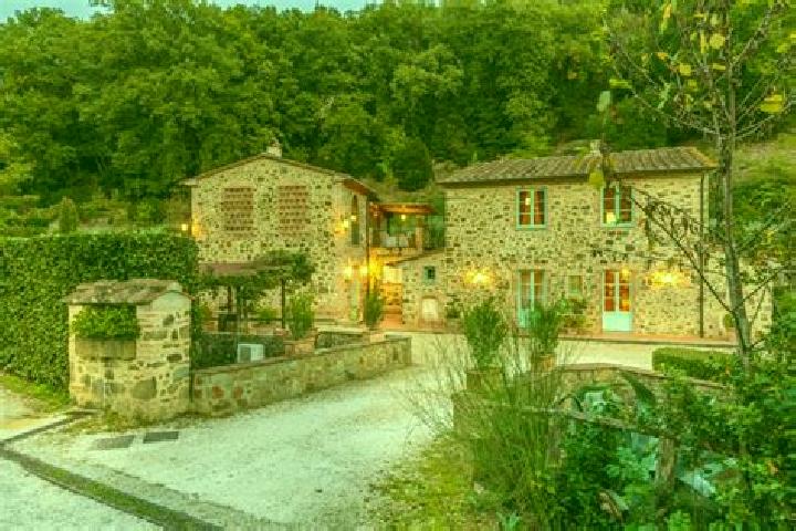 Escorts Larciano, Italy — Local Companions