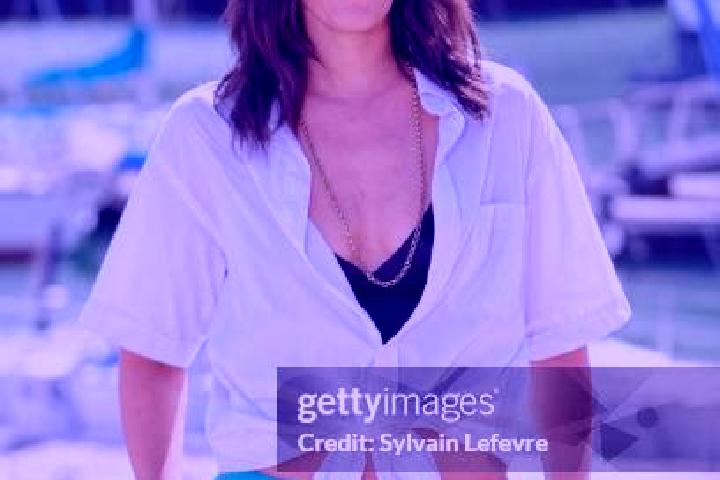 Escorts Larrazet, France — Local Companions