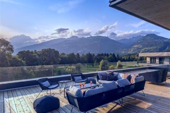 Escorts Lavant, Austria — Local Companions
