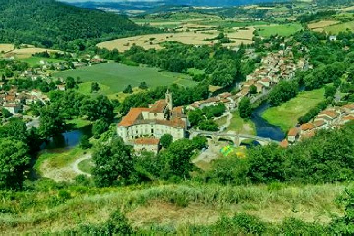 Escorts Lavoute-sur-Loire, France — Local Companions