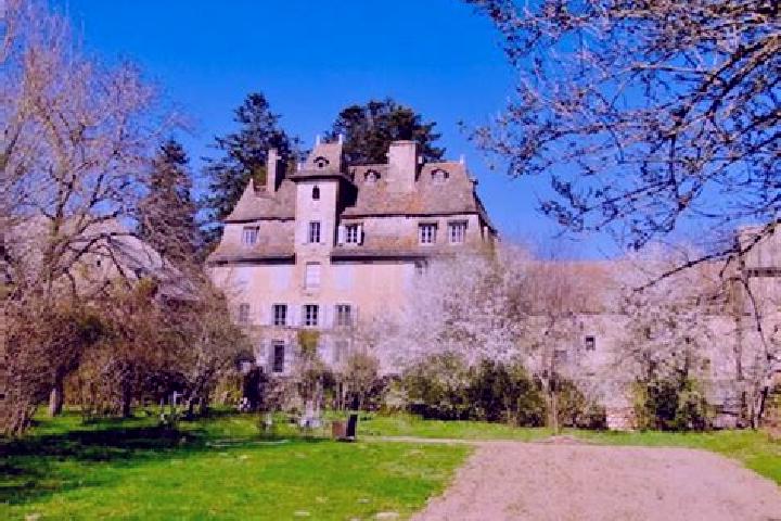 Escorts Le Brusquet, France — Local Companions