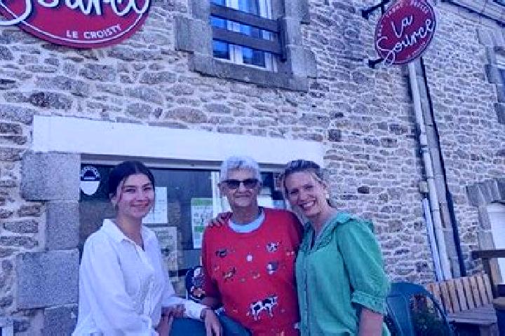 Escorts Le Croisty, France — Local Companions