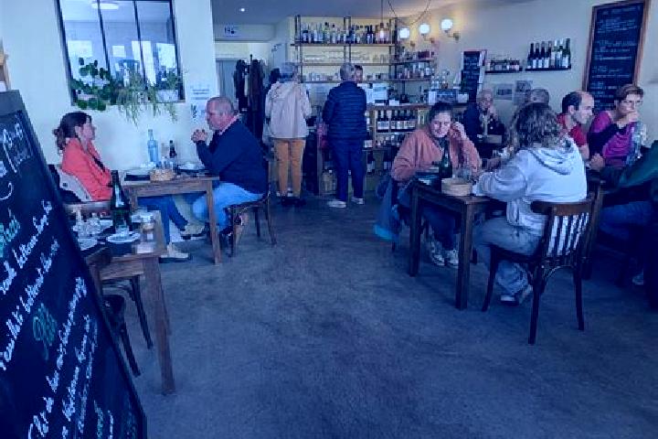 Escorts Le Faouet, France — Local Companions