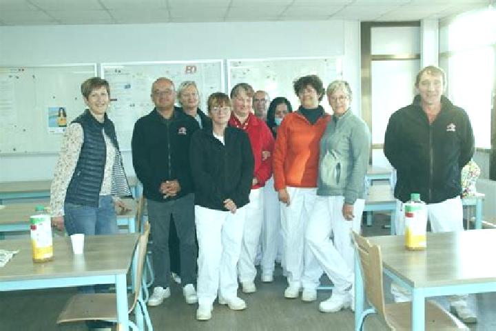 Escorts Le Neubourg, France — Local Companions
