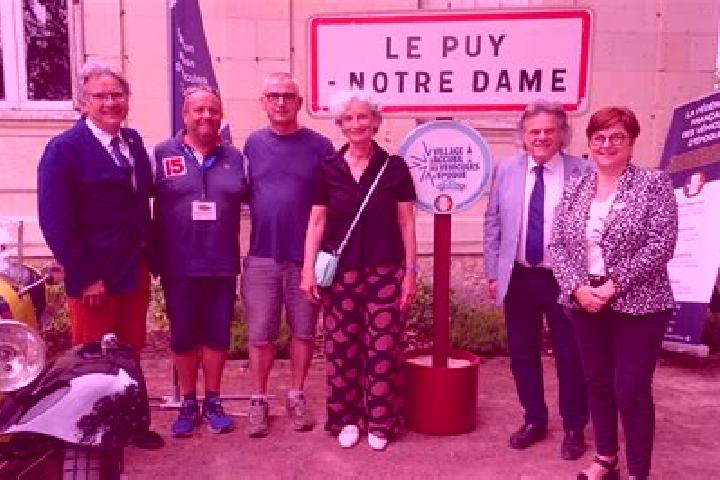 Escorts Le Puy-Notre-Dame, France — Local Companions