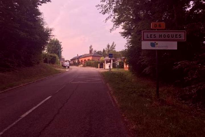 Escorts Les Hogues, France — Local Companions