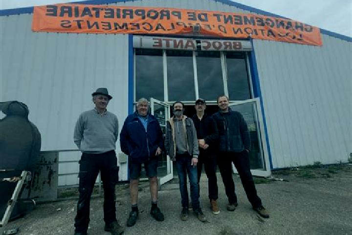 Escorts Leyment, France — Local Companions