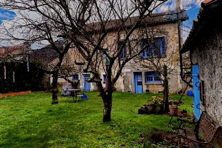Escorts Lhommaize, France — Local Companions