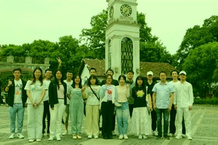 Escorts Liangguang, China — Local Companions