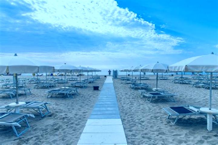 Escorts Lido di Fermo, Italy — Local Companions