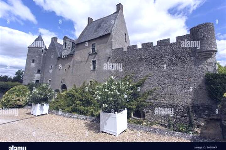 Escorts Lignieres-de-Touraine, France — Local Companions