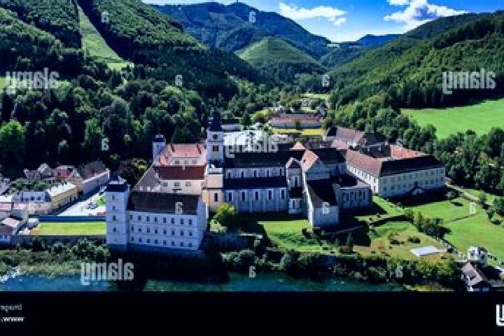 Escorts Lilienfeld, Austria — Local Companions