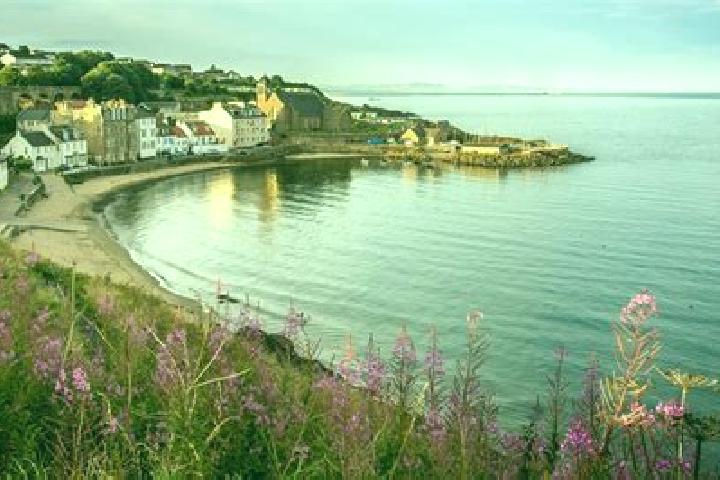 Escorts Limekilns, United Kingdom — Local Companions