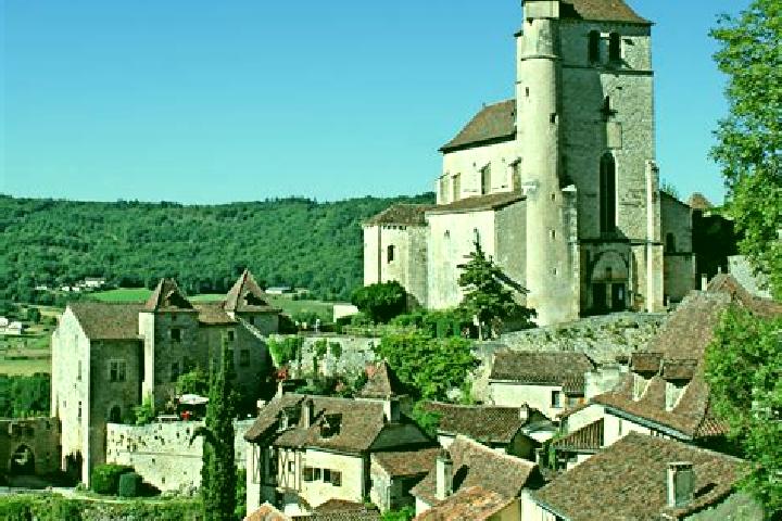 Escorts Limogne-en-Quercy, France — Local Companions