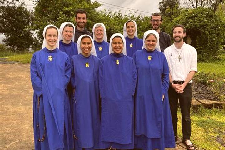Escorts Limons, France — Local Companions