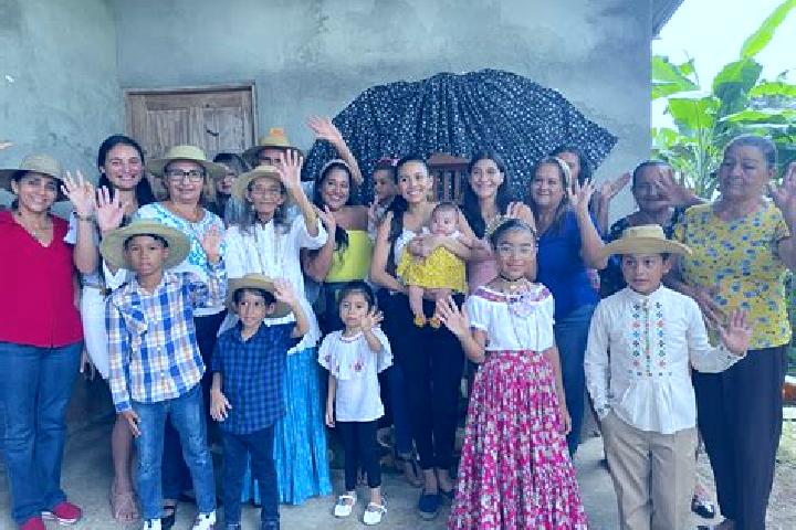 Escorts Llano Junco, Panama — Local Companions