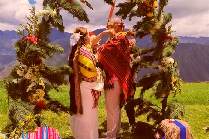 Escorts Lluchubamba, Peru — Local Companions